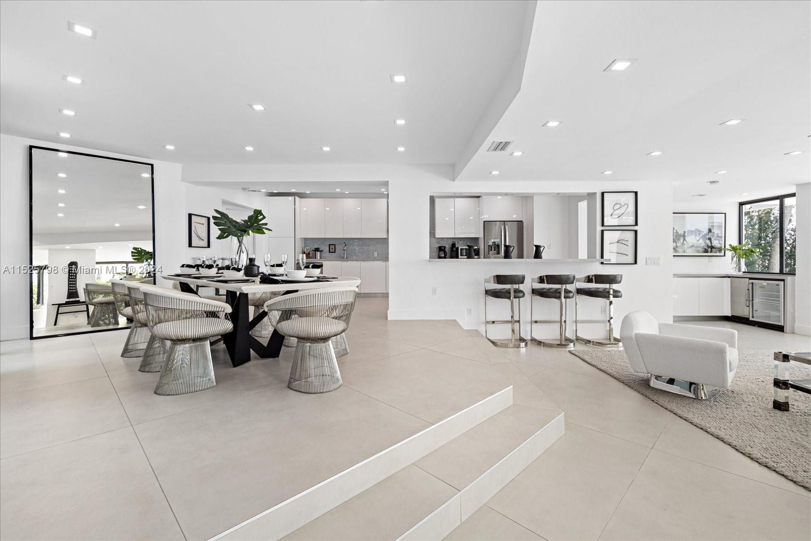 7720 Miami View Dr