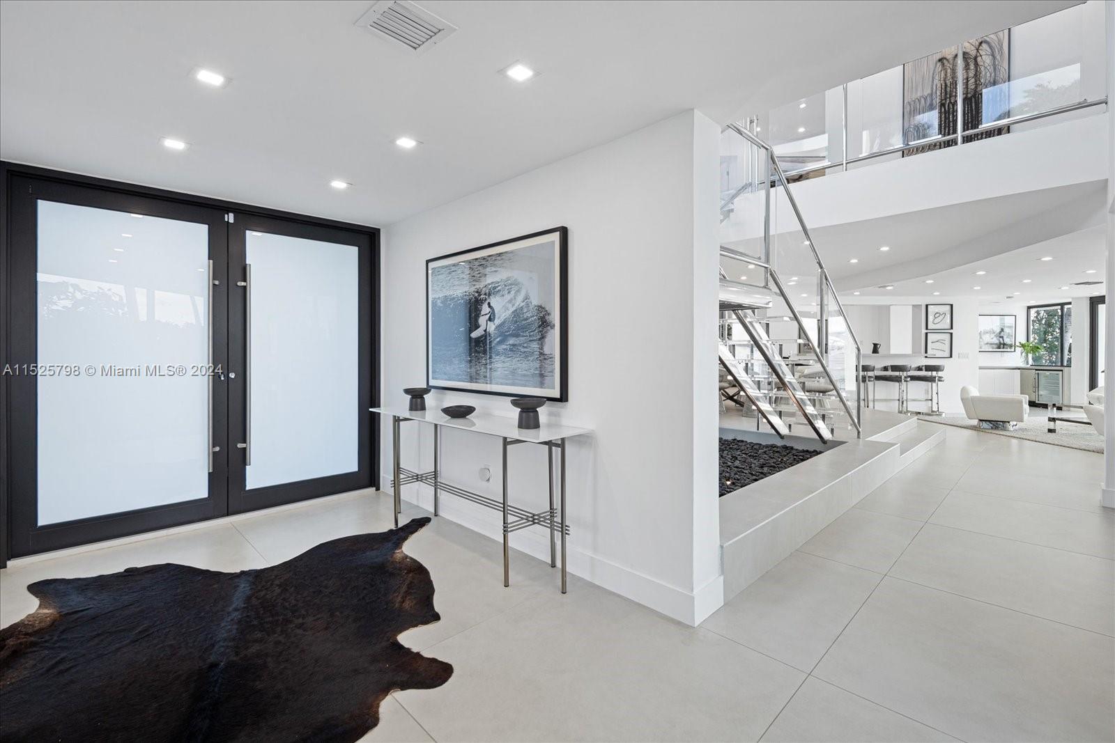 7720 Miami View Dr