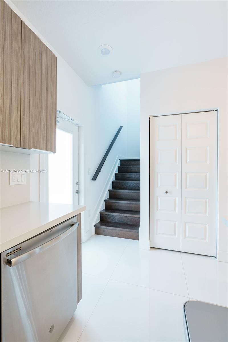 4725 NW 85th Ave Unit: 14