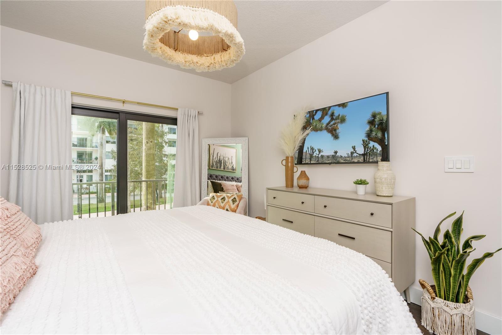 4725 NW 85th Ave Unit: 14