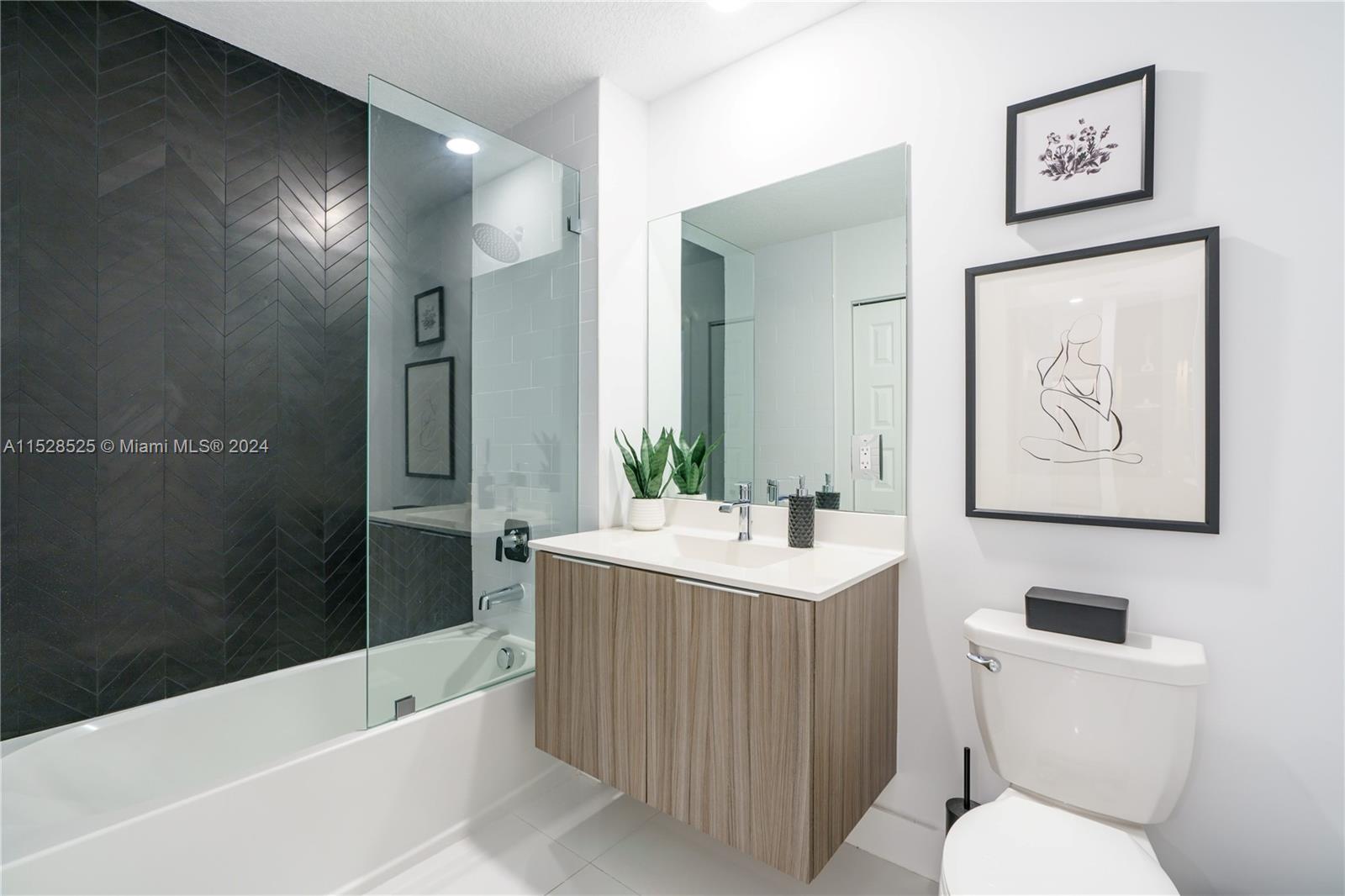 4725 NW 85th Ave Unit: 14
