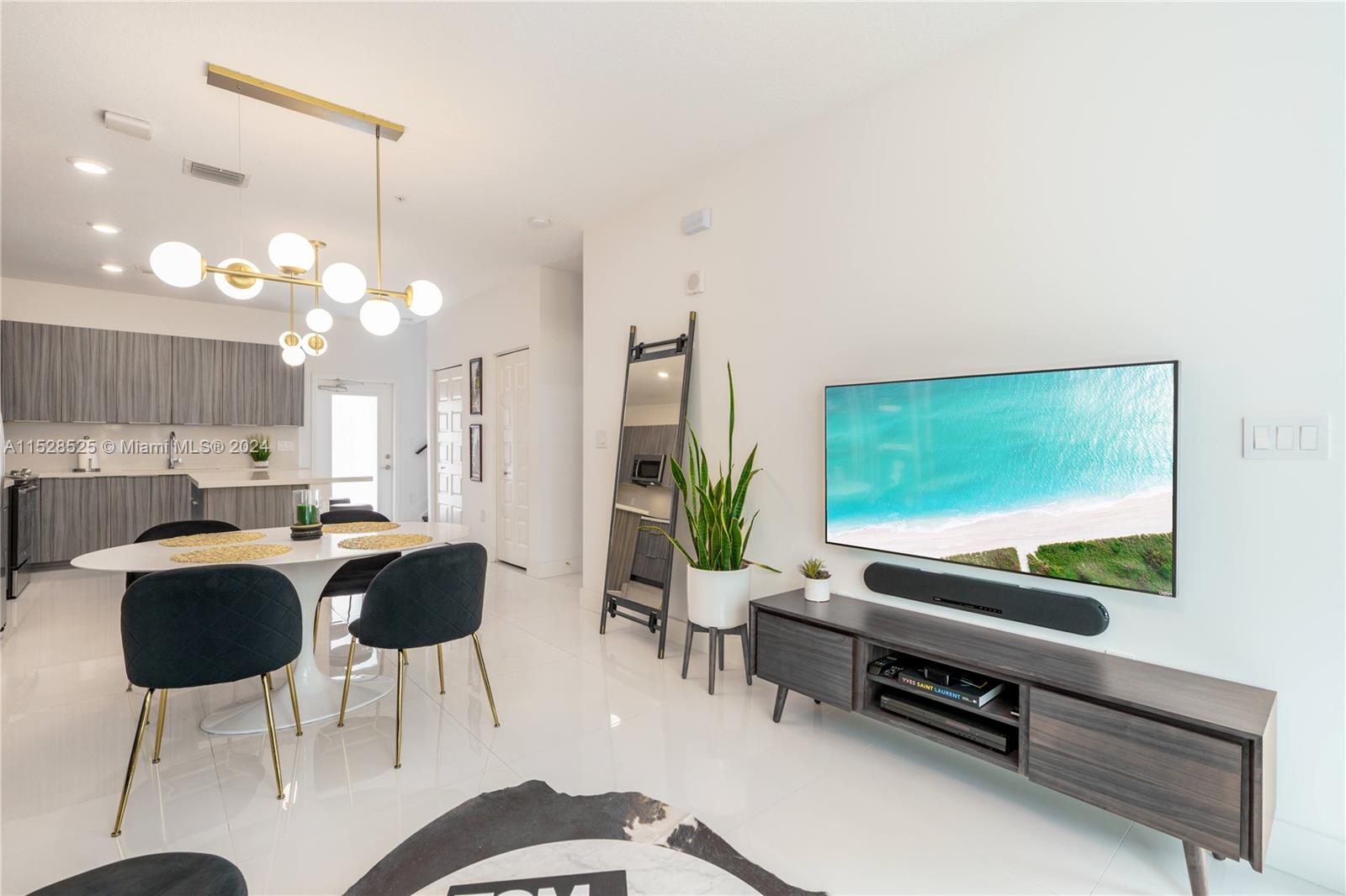 4725 NW 85th Ave Unit: 14