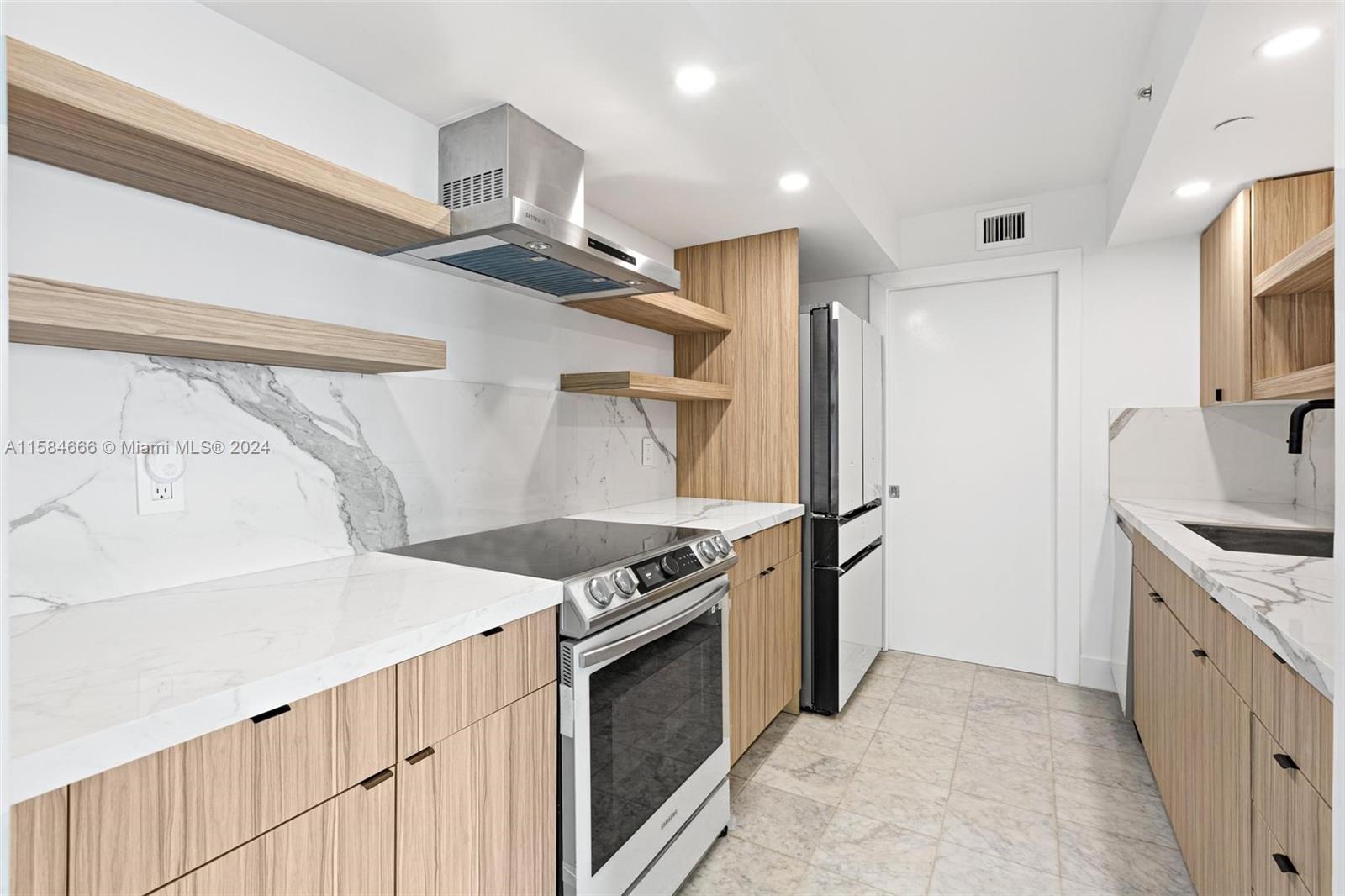 6917 Collins Ave # 1009