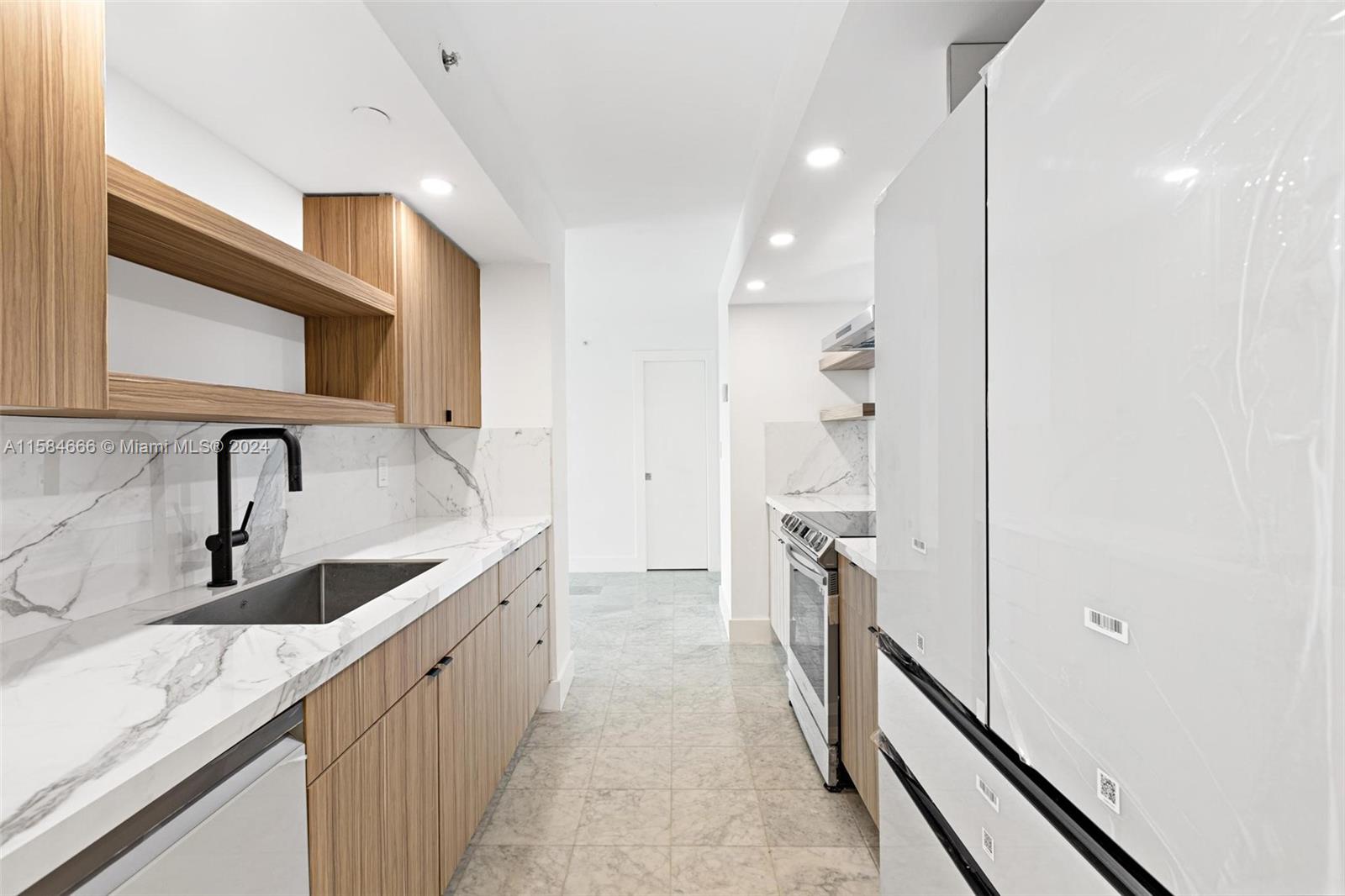 6917 Collins Ave # 1009