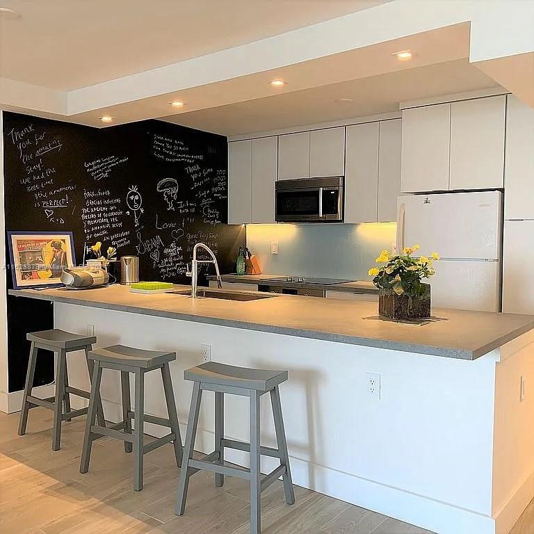 5 Island Ave # 9B