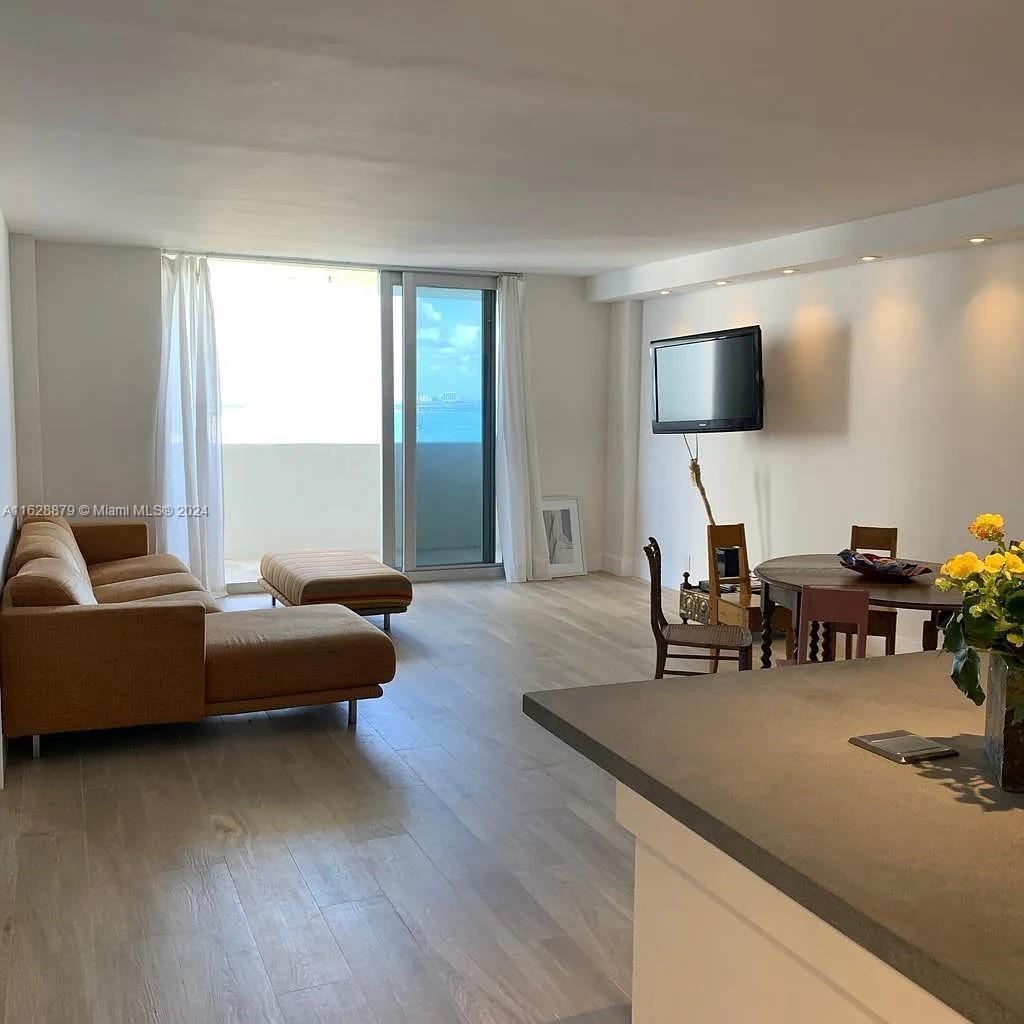 5 Island Ave # 9B