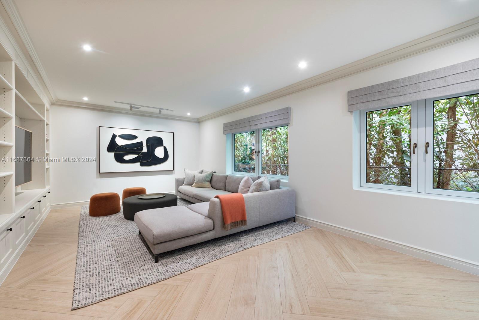 2121 Lake Ave # 0