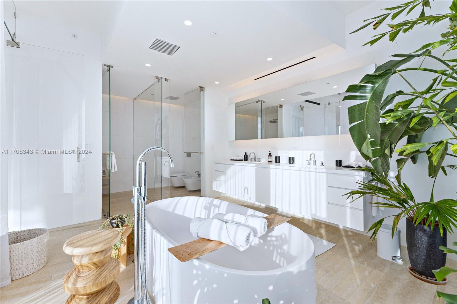 9001 Collins Ave # 402 Unit: S-402