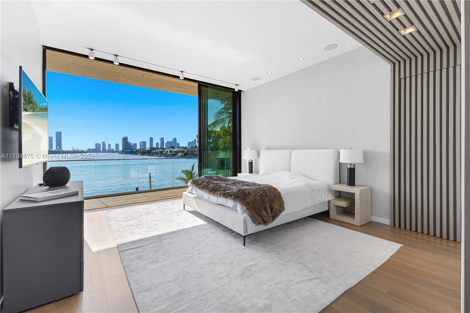 40 W San Marino Dr