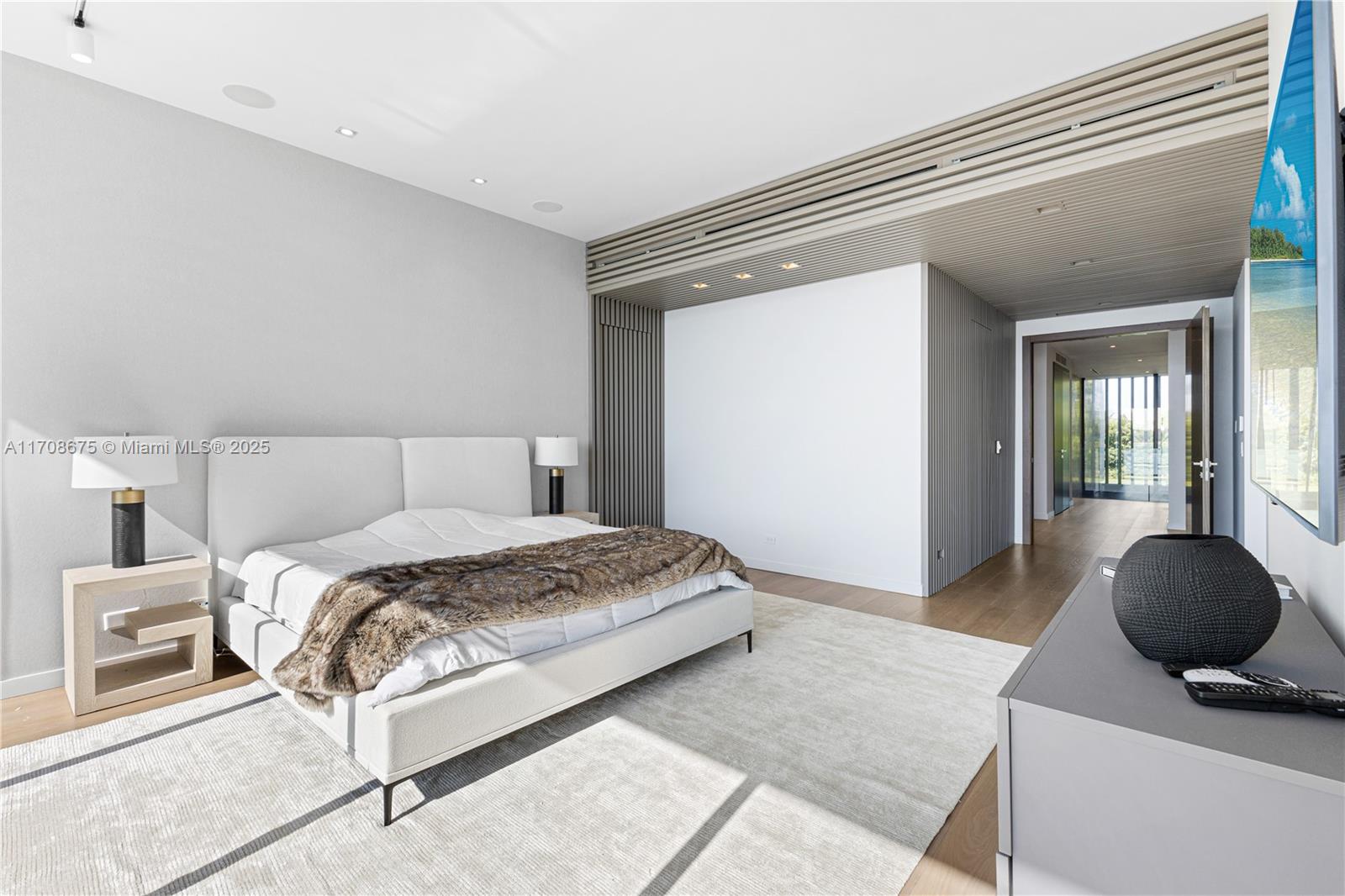 40 W San Marino Dr