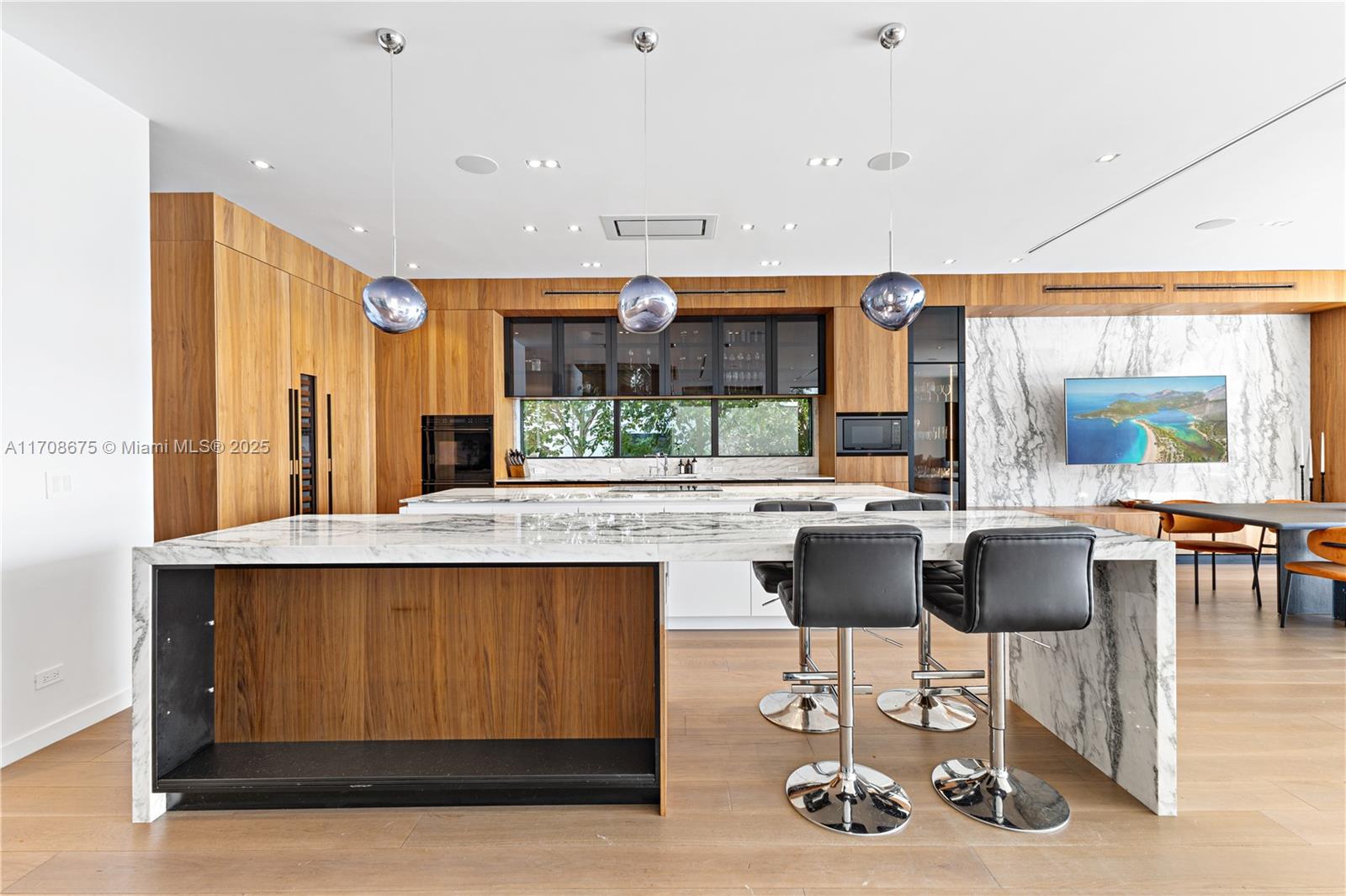 40 W San Marino Dr