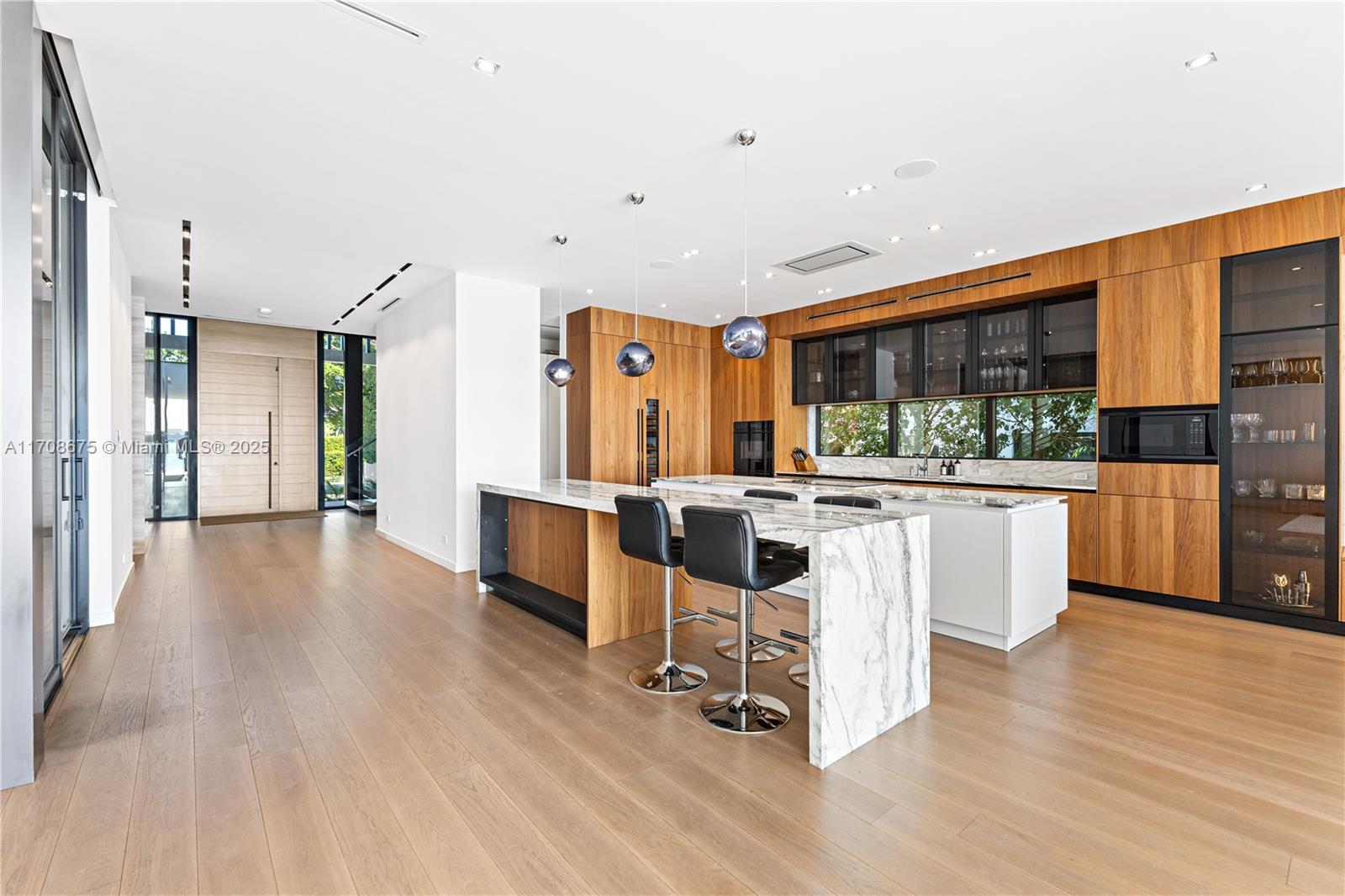 40 W San Marino Dr