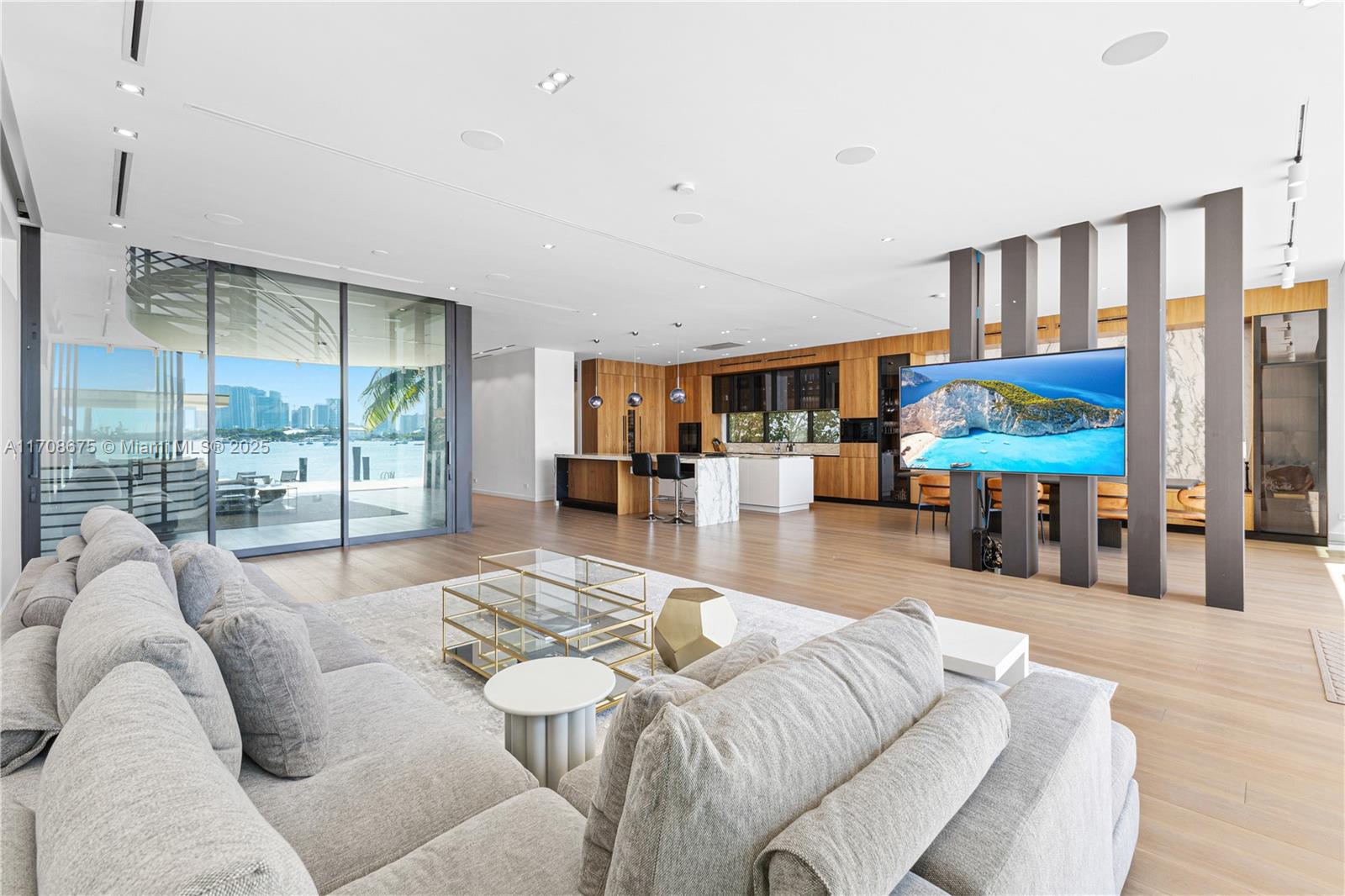 40 W San Marino Dr