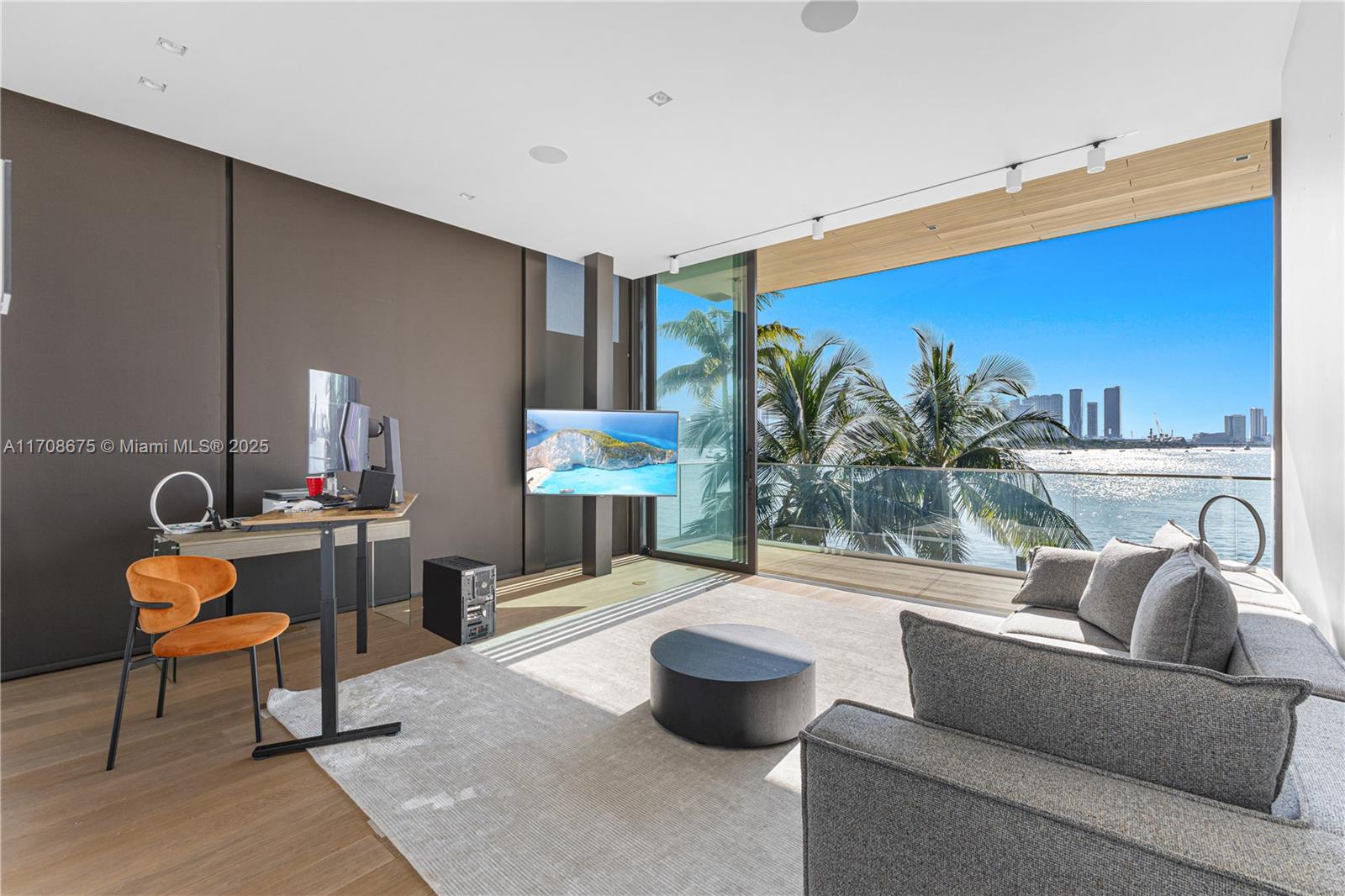 40 W San Marino Dr