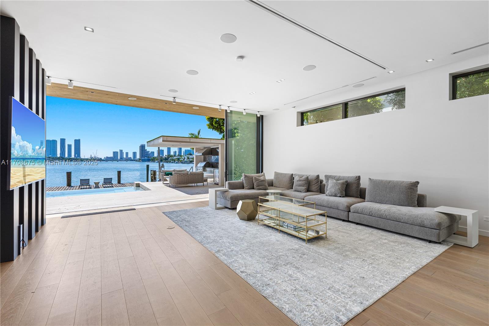 40 W San Marino Dr
