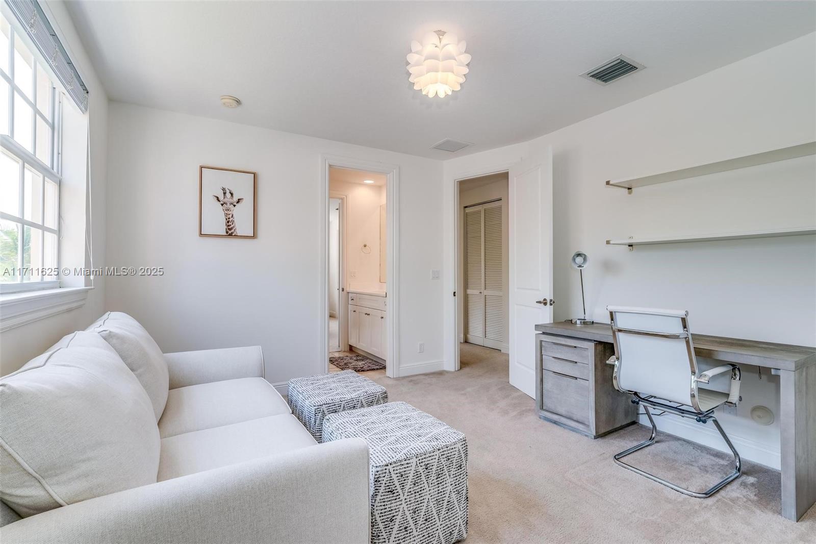 1117 NE 18th Ave # 2