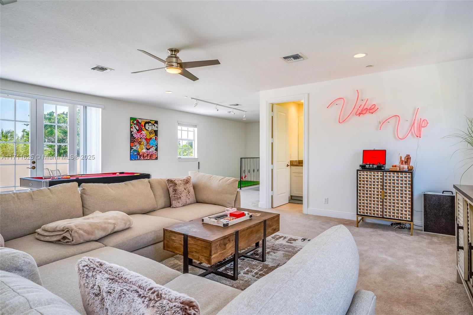 1117 NE 18th Ave # 2