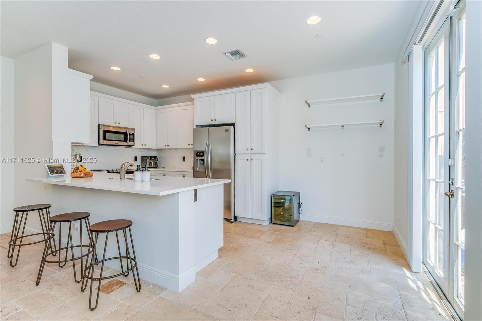 1117 NE 18th Ave # 2