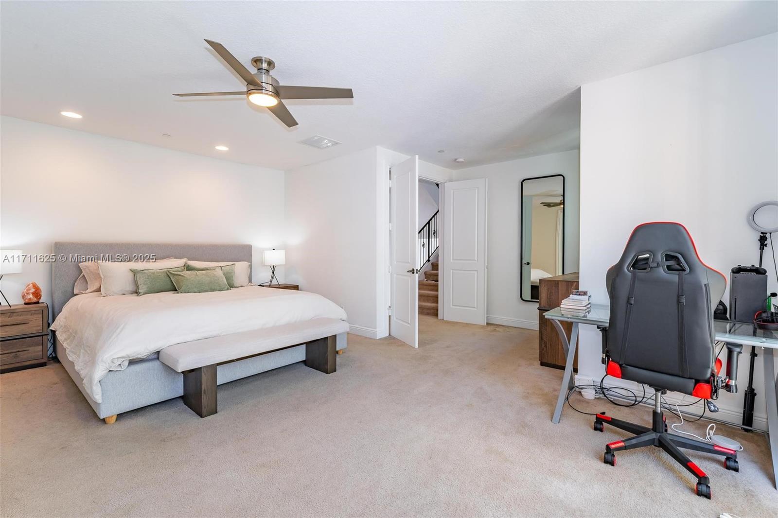 1117 NE 18th Ave # 2