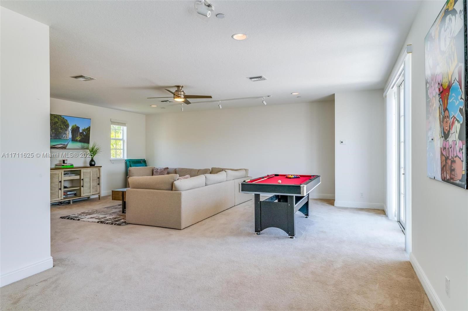 1117 NE 18th Ave # 2