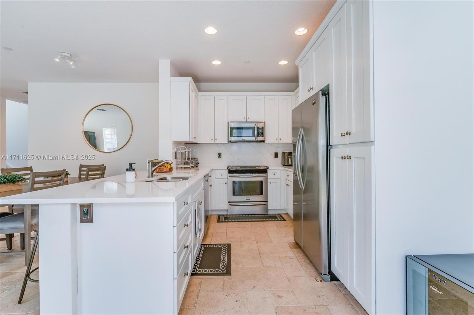 1117 NE 18th Ave # 2