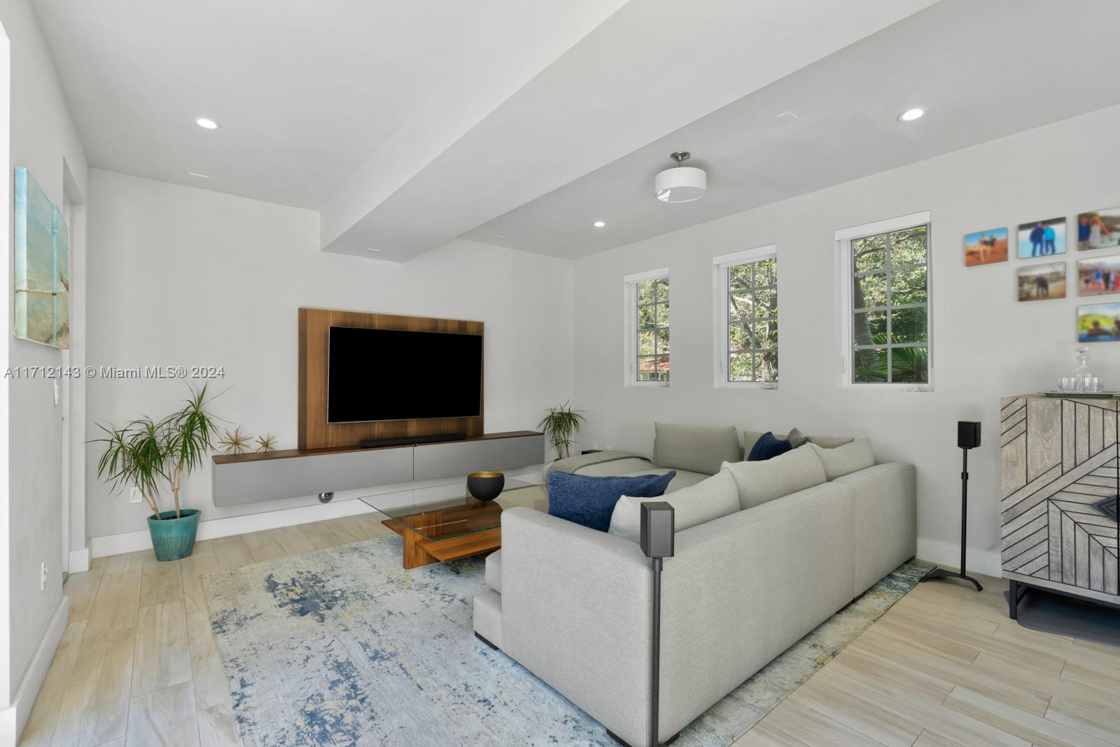 1320 San Benito Ave