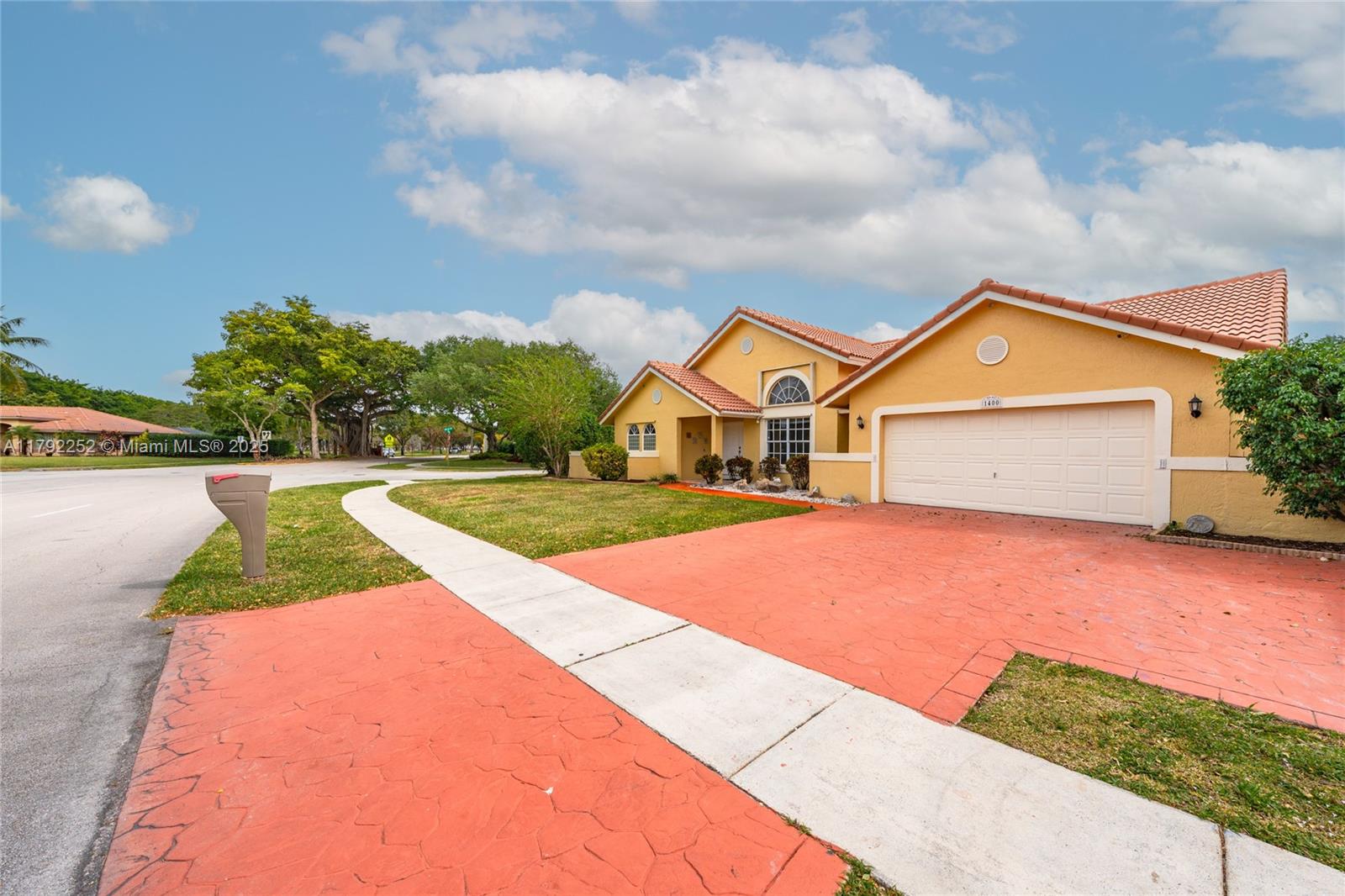 1400 SW 54th Ave