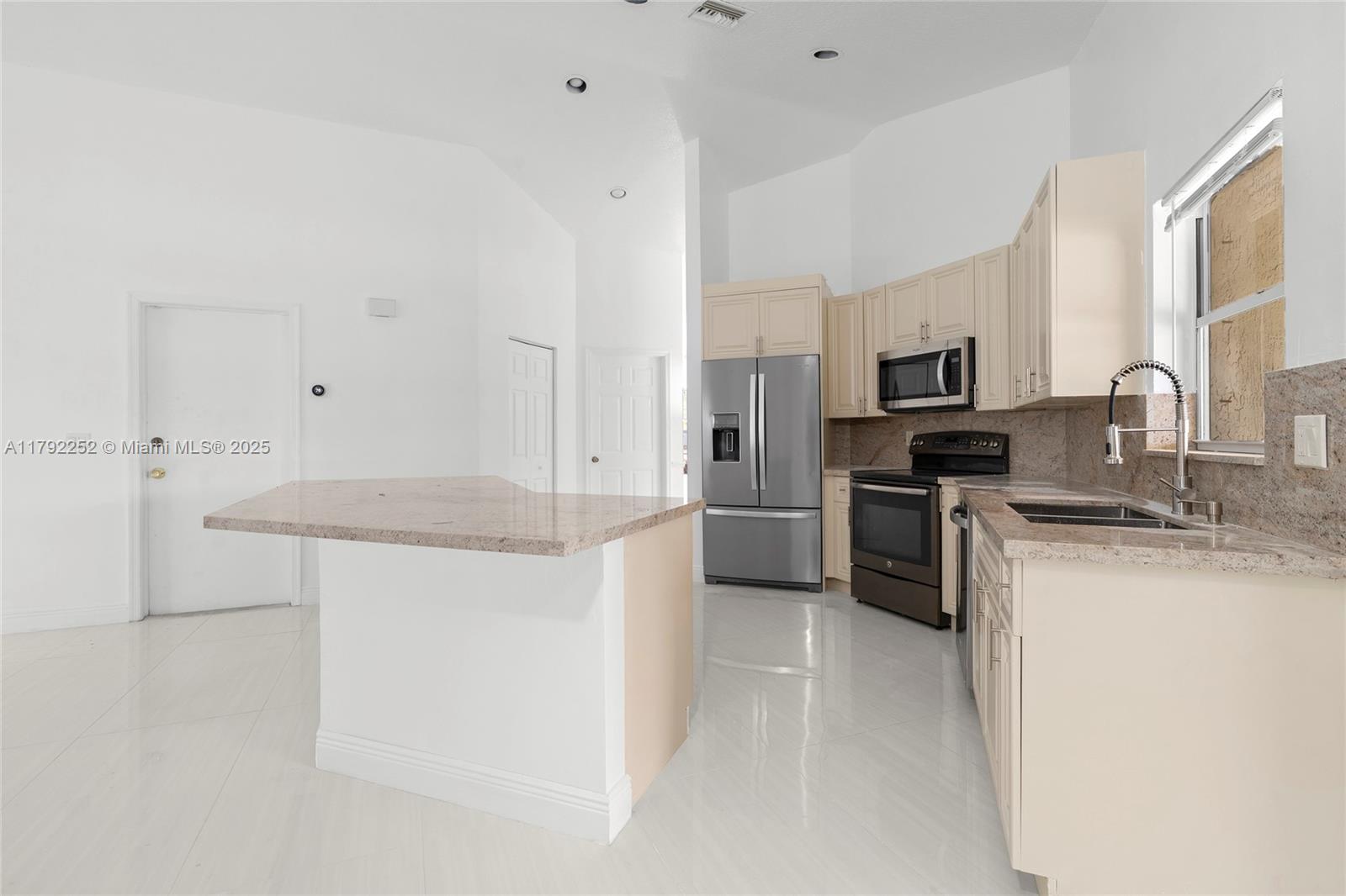 1400 SW 54th Ave