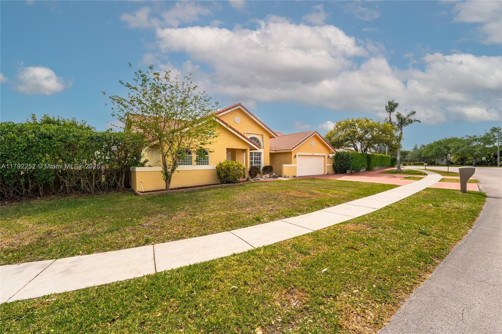 1400 SW 54th Ave