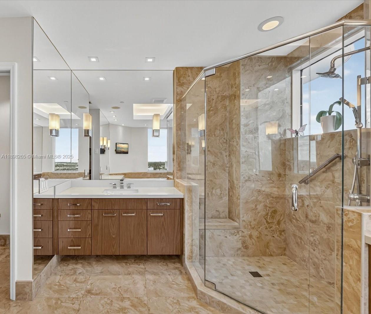 21200 Point Pl Unit: PH 1 (2804)