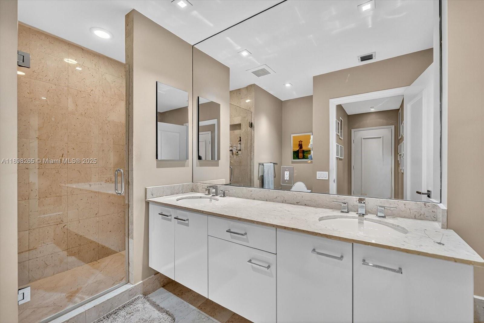 21200 Point Pl Unit: PH 1 (2804)