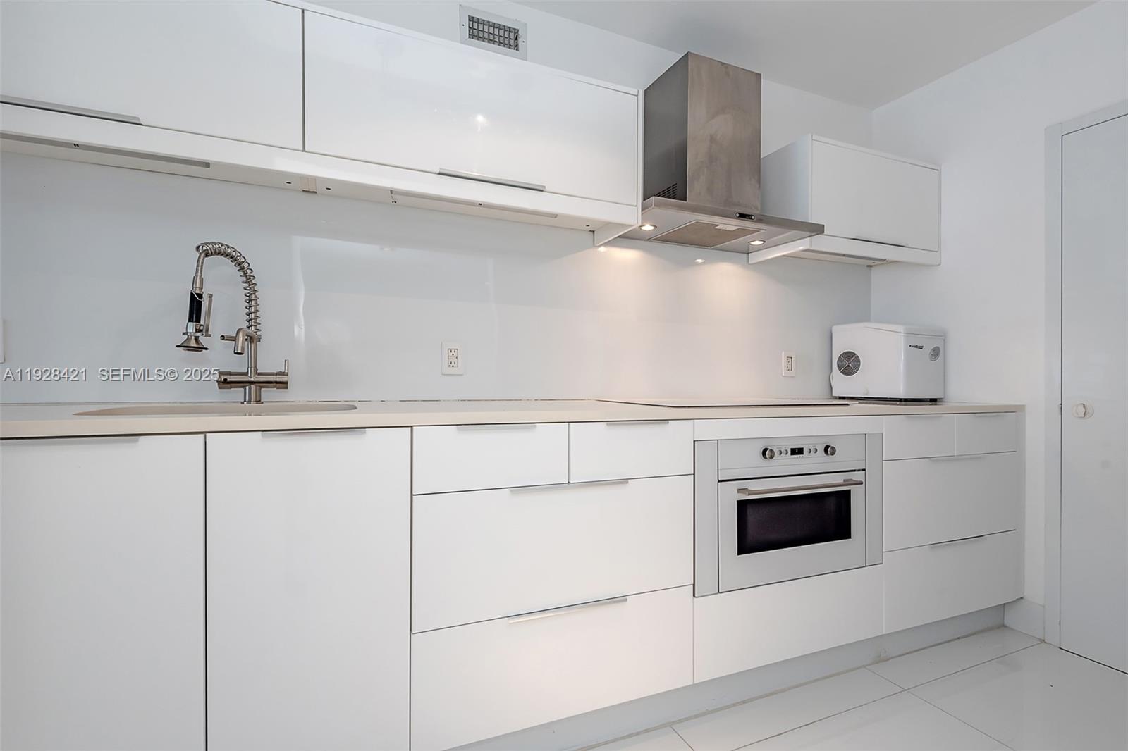 100 Lincoln Rd # 839