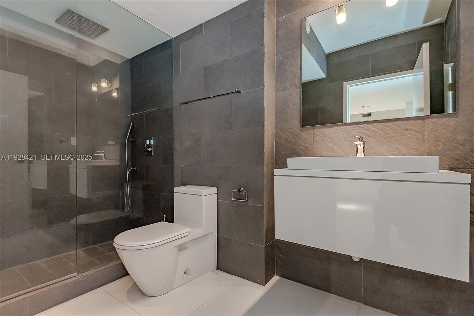 100 Lincoln Rd # 839