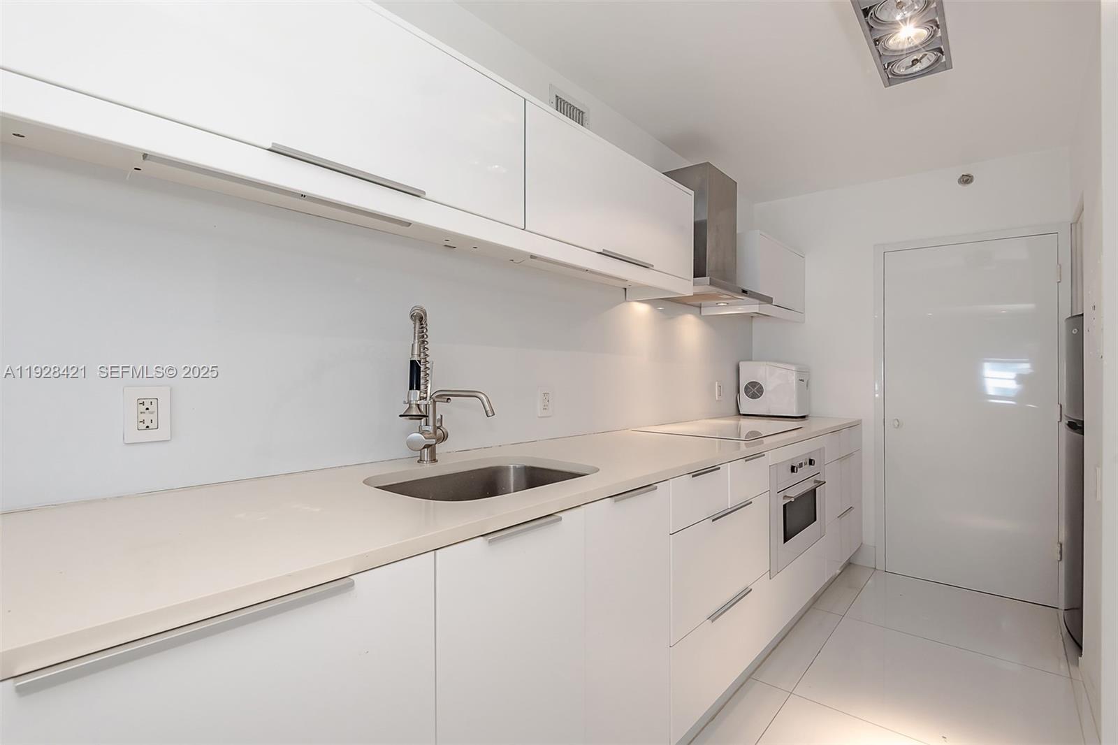 100 Lincoln Rd # 839