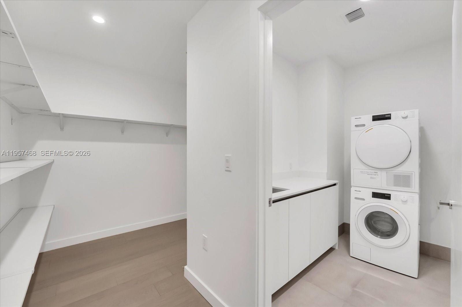 9201 E Bay Harbor Unit: LPH_711