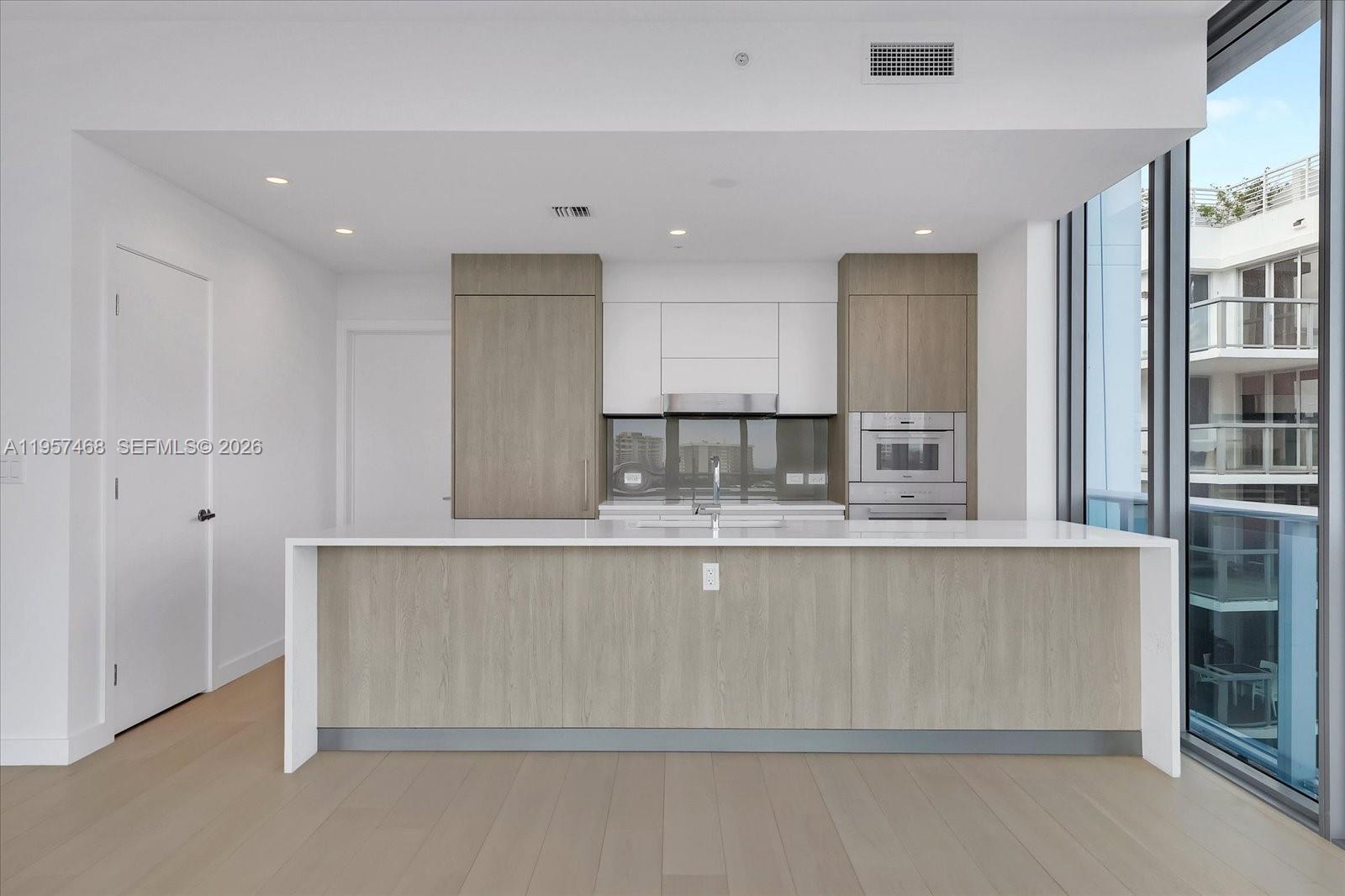 9201 E Bay Harbor Unit: LPH_711