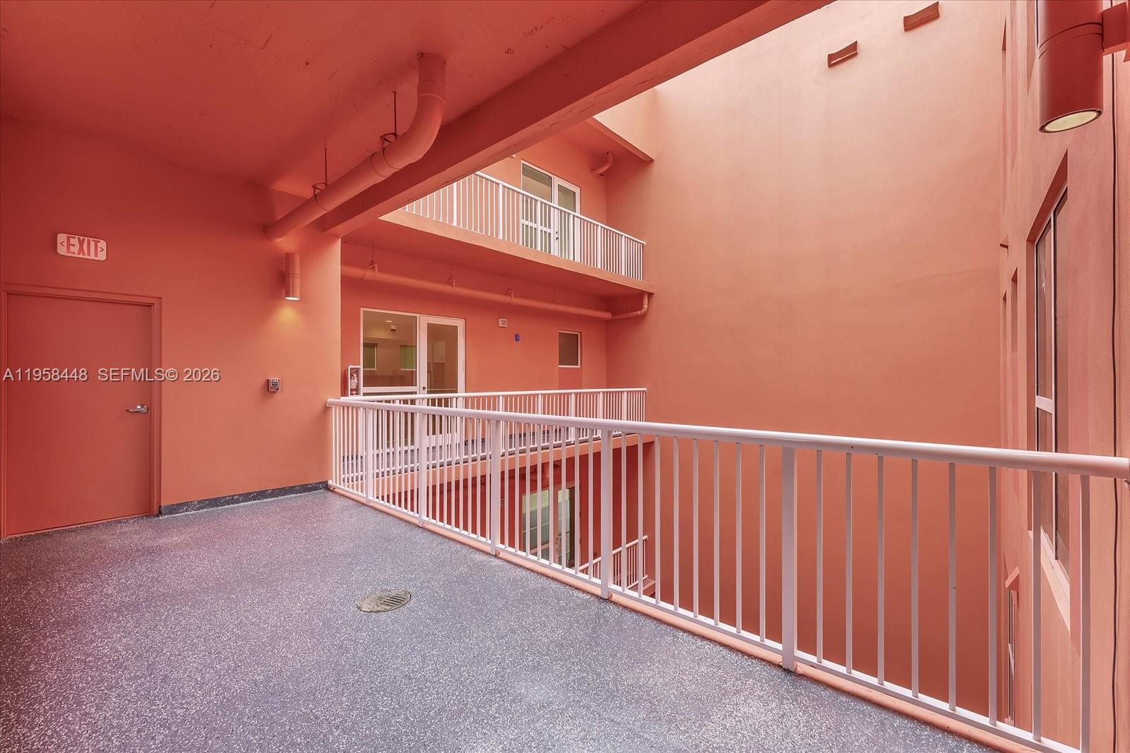 123 NW 14th St # 302