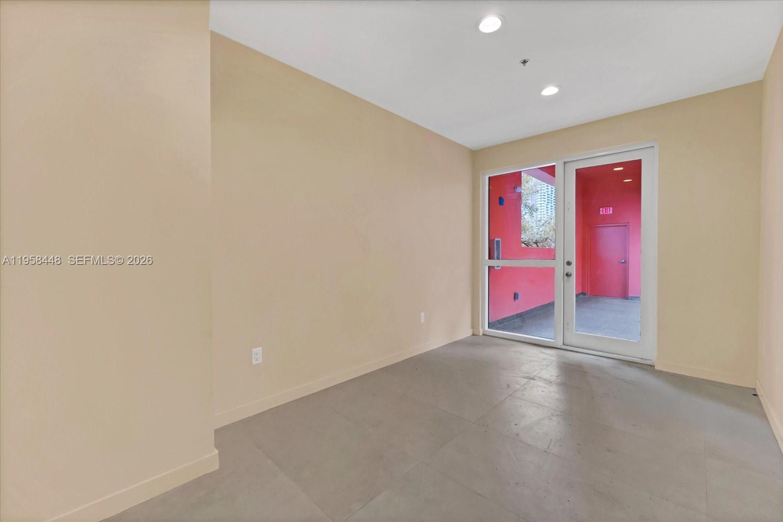 123 NW 14th St # 302