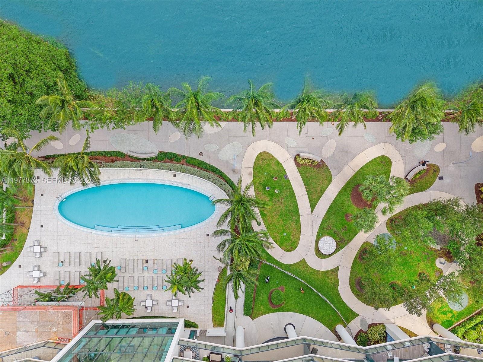 460 NE 28th St # 4104