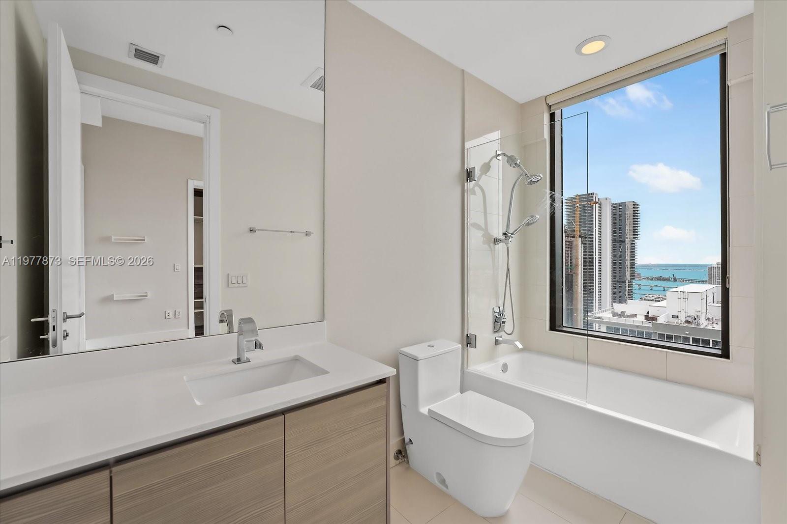 460 NE 28th St # 4104