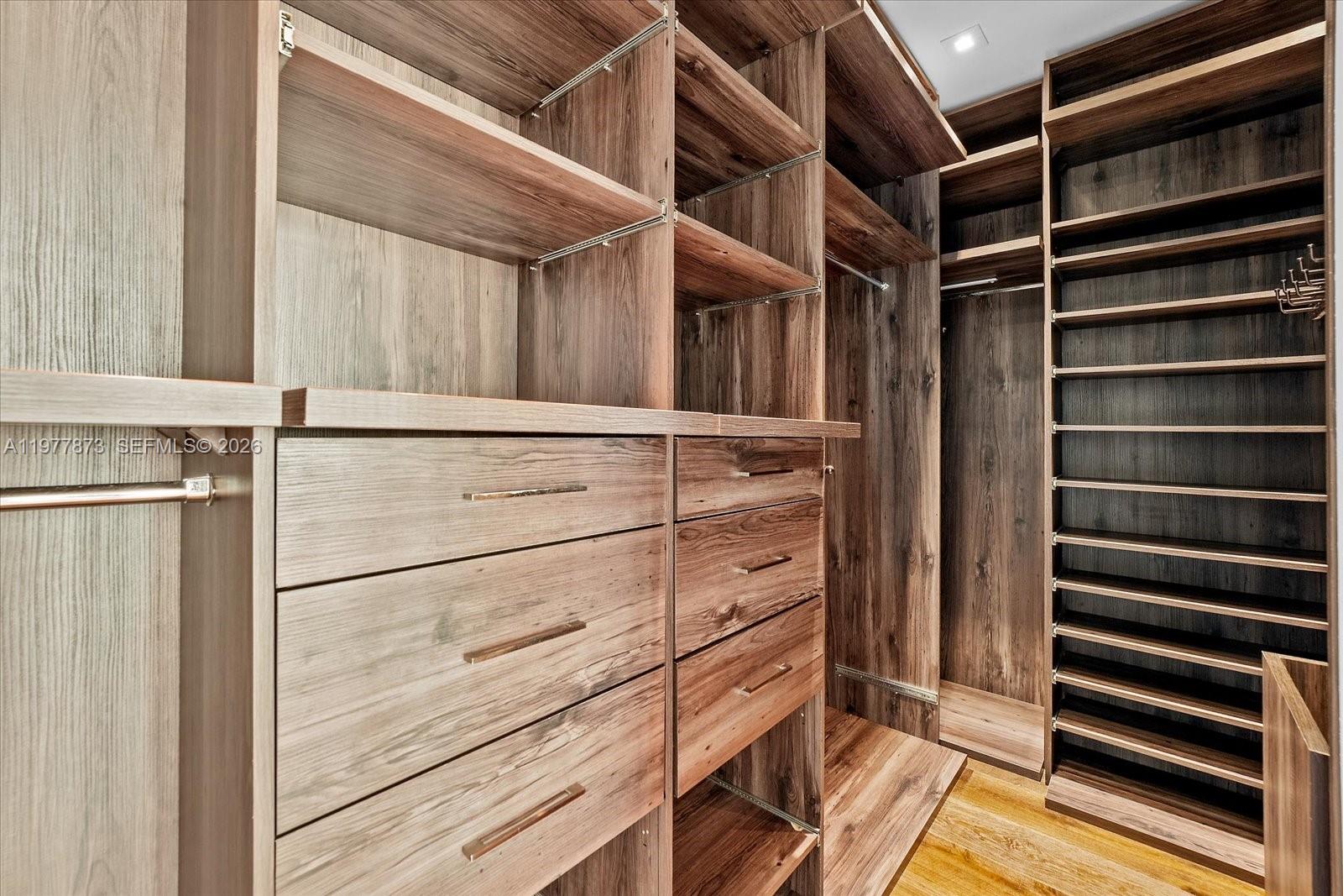 460 NE 28th St # 4104