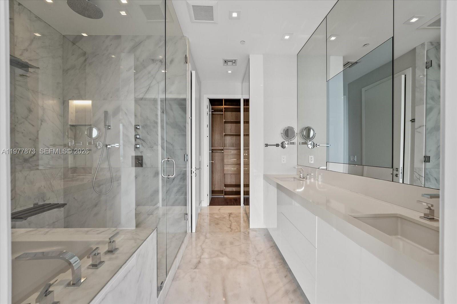 460 NE 28th St # 4104