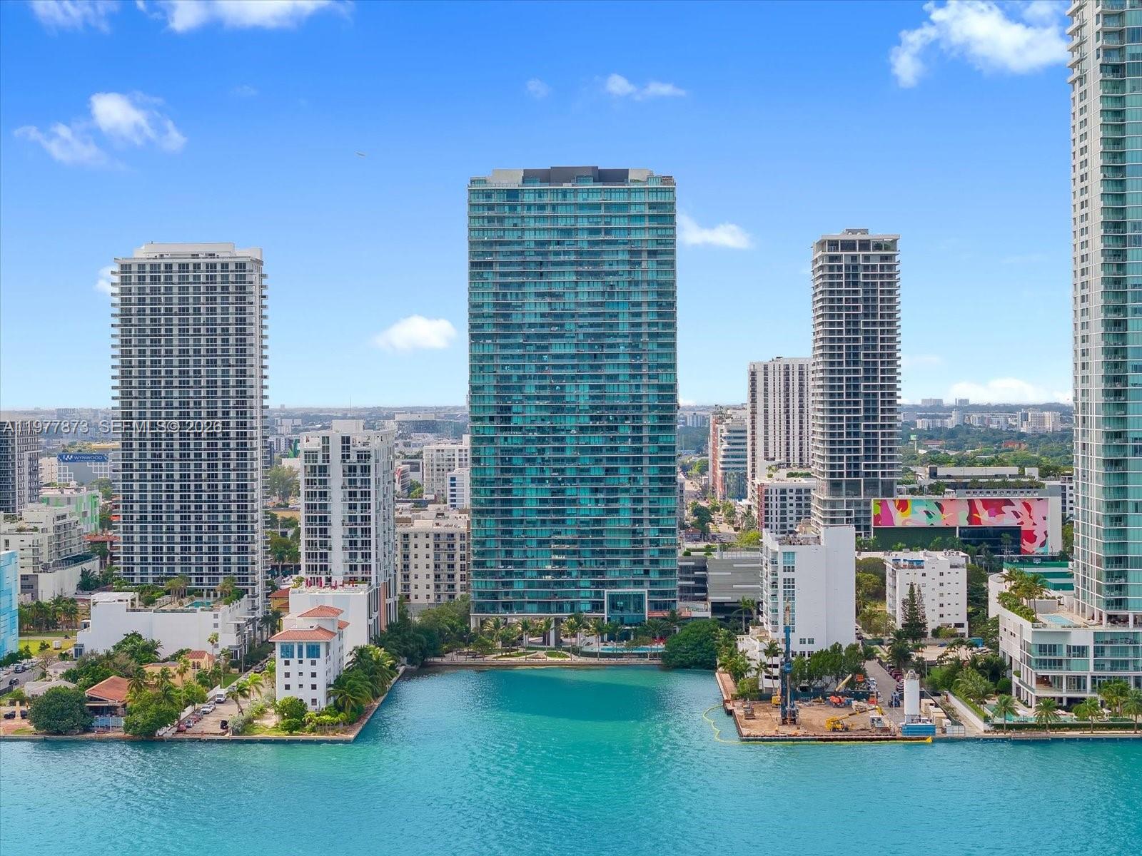 460 NE 28th St # 4104