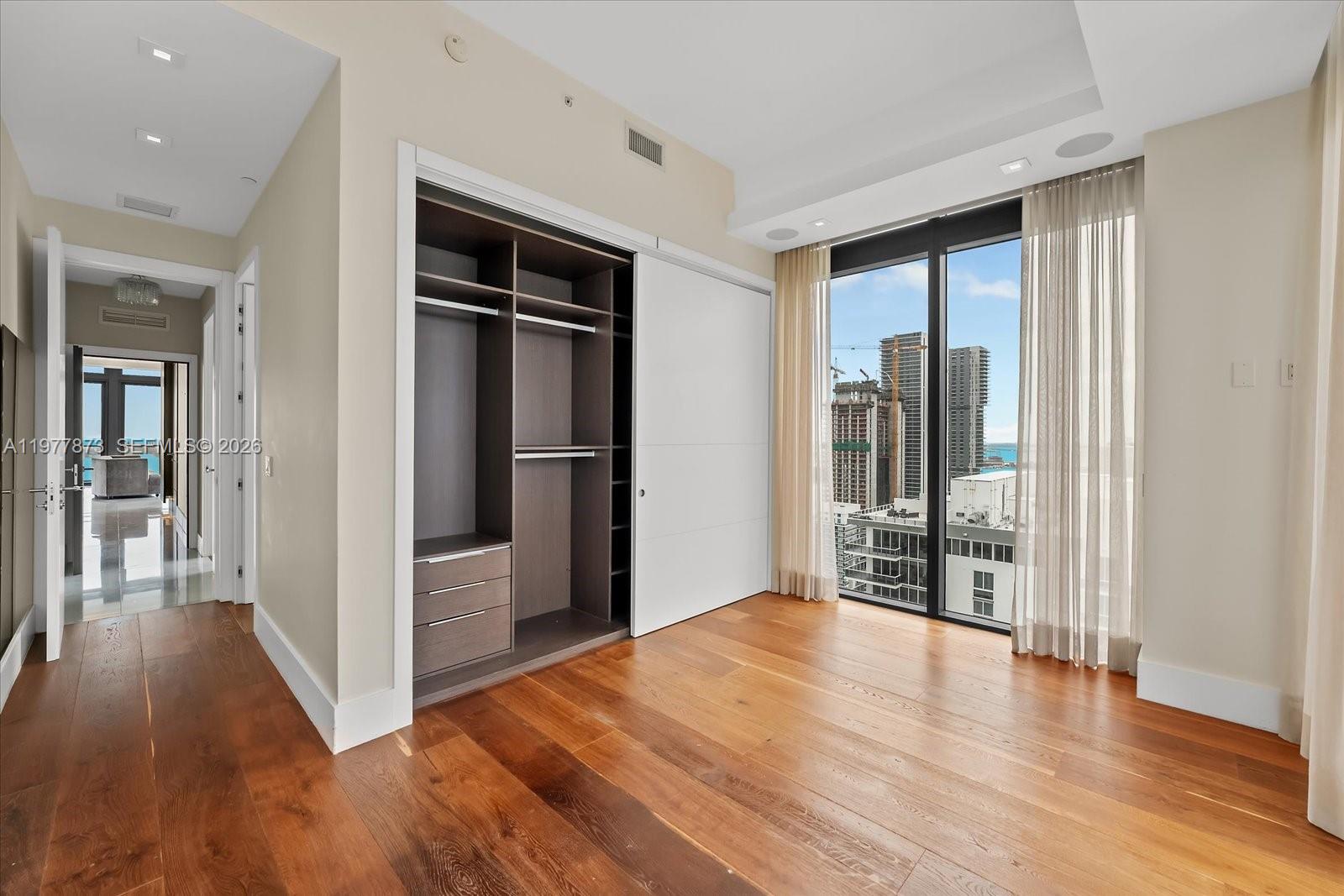 460 NE 28th St # 4104