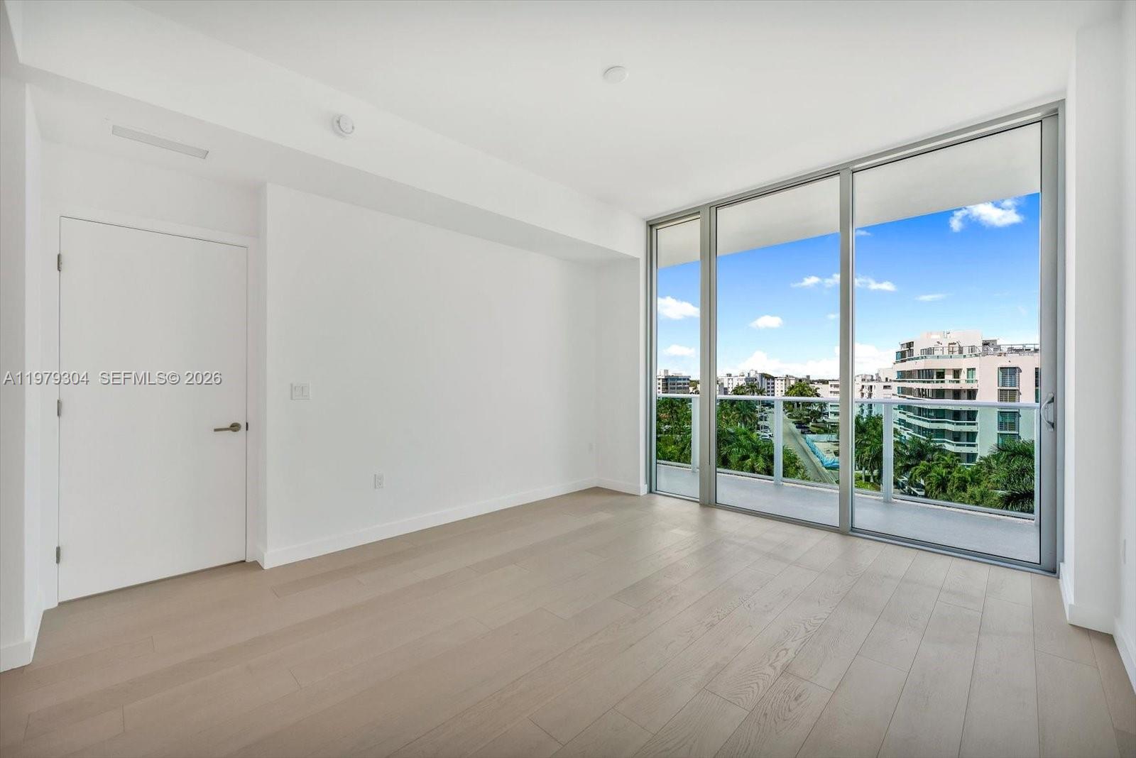 9201 E Bay Harbor Dr # 710