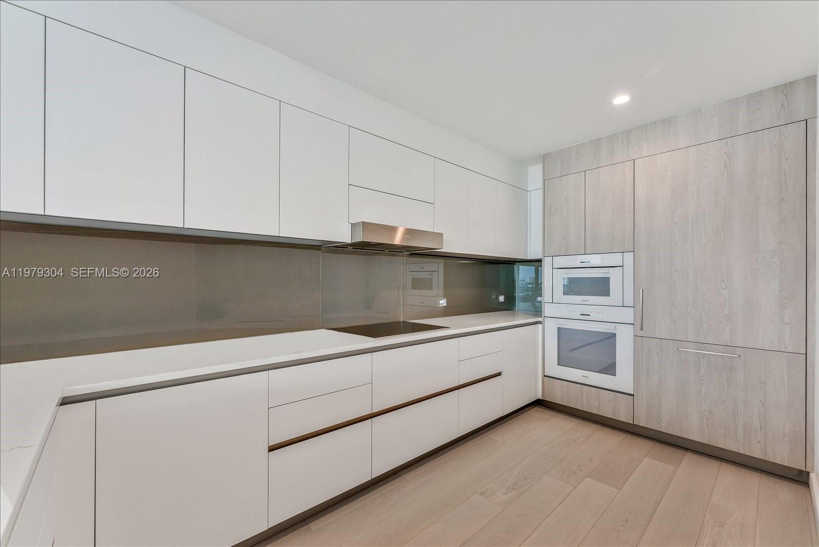 9201 E Bay Harbor Dr # 710