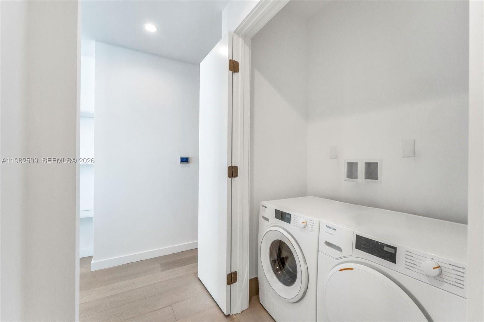 9201 E Bay Harbor Dr # 702