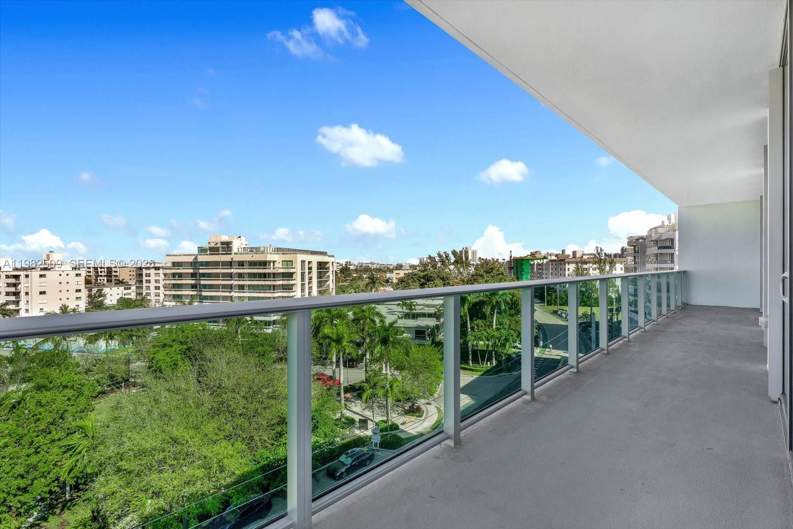 9201 E Bay Harbor Dr # 702