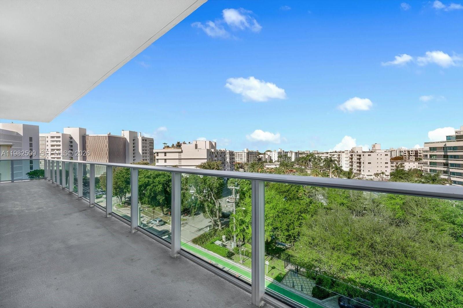 9201 E Bay Harbor Dr # 702