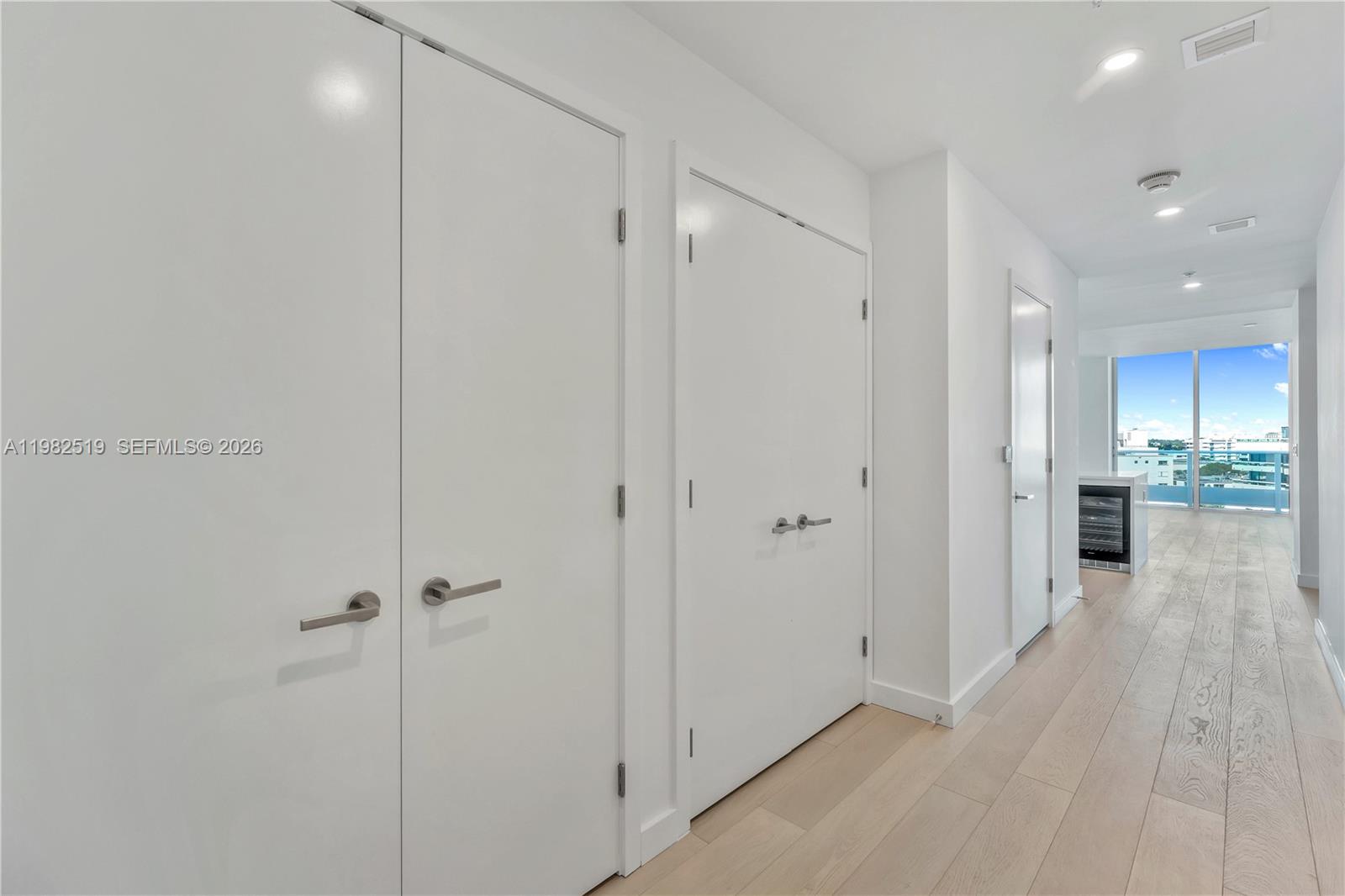 9201 E Bay Harbor Dr # 804